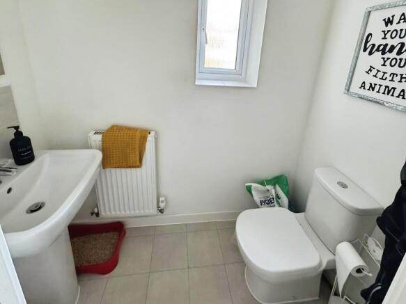 Cloakroom/wc