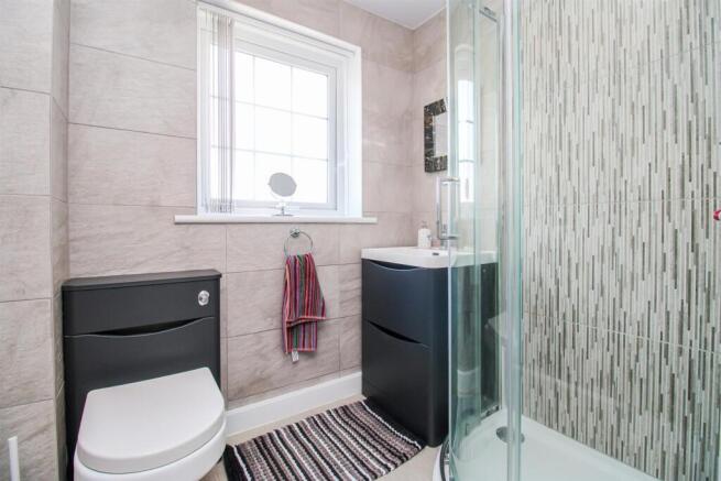 3 bed Town House for sale Image 8