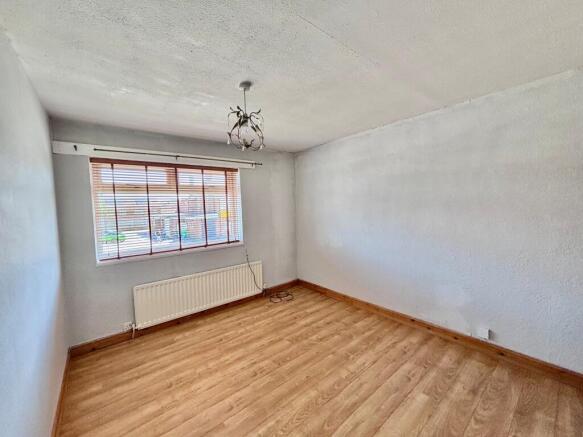 3 bed House to rent Image 6