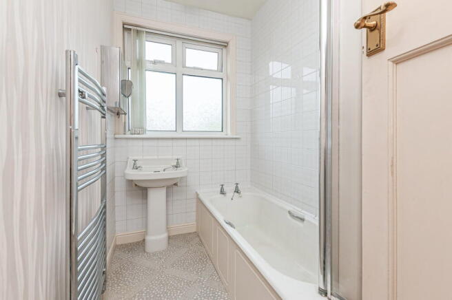 4 bed Semi-Detached for sale Image 9
