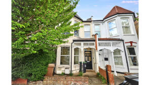 Flat A, 101, Arcadian Gardens, Wood Green, London N22 5AG