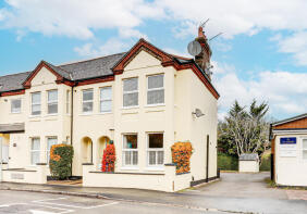 Flat 9, 85 Albanian Court, Camp Road, St. Albans AL1 5EA