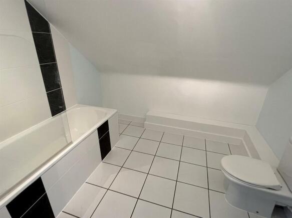 Bathroom 2.jpg