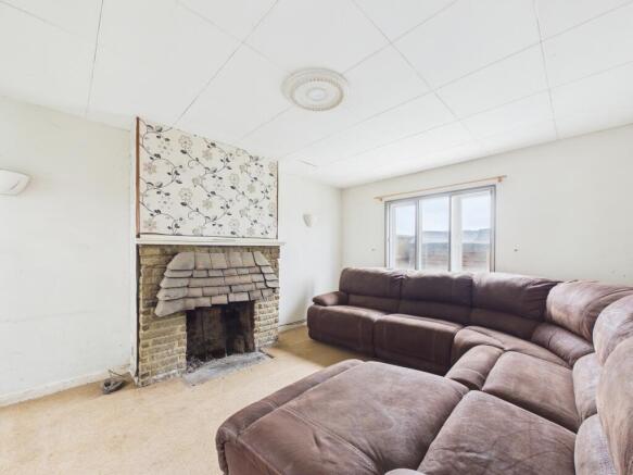 CAM04018G0-PR0486-STILL001