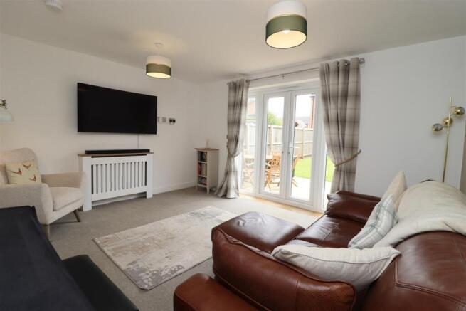 3 bed Semi-Detached for sale Image 4