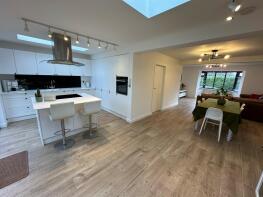 46, Summersdeane, Brighton BN42 4QU