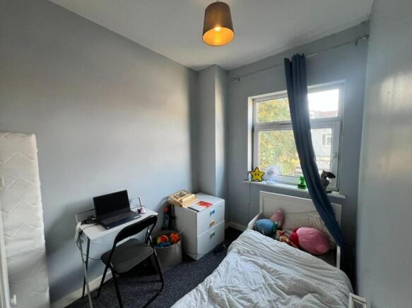 2 bed Terraced to rent Image 9