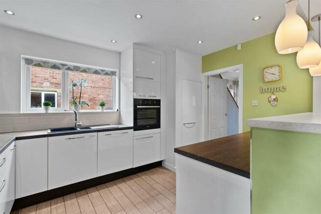 Kitchen 3.jpg