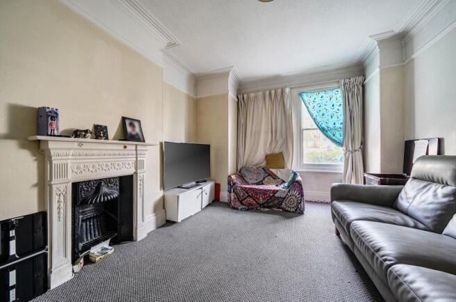 1418852-3-699c6ac...