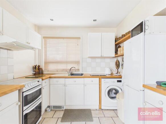 2 bed Detached for sale Image 5