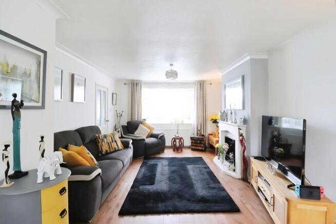 3 bed Semi-Detached for sale Image 6