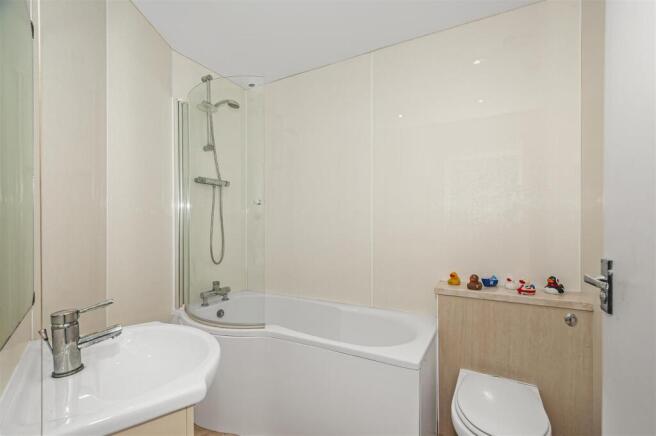 2 bed Apartment for sale Image 7