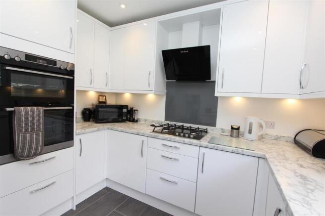 KITCHEN2.jpg