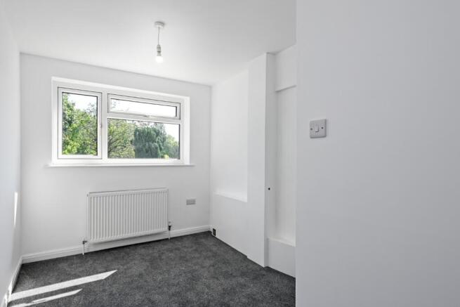5 bed Detached to rent Image 9