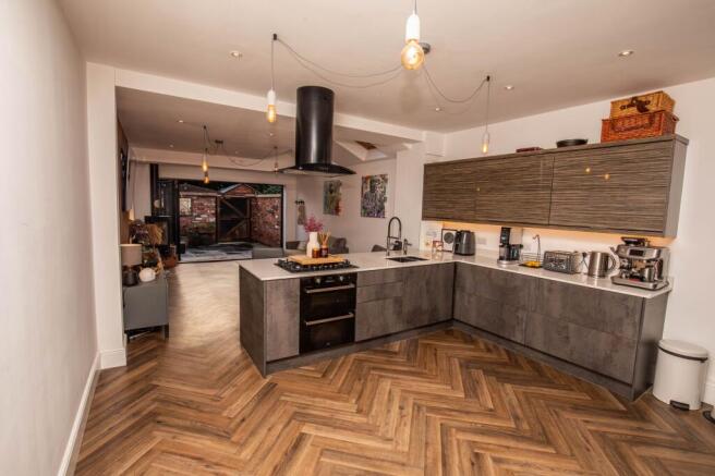 Kitchen / Living Space