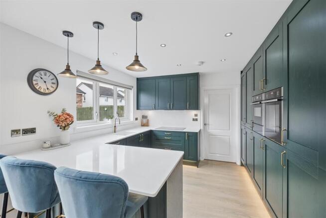 Whitecraigs Crescent-21.jpg
