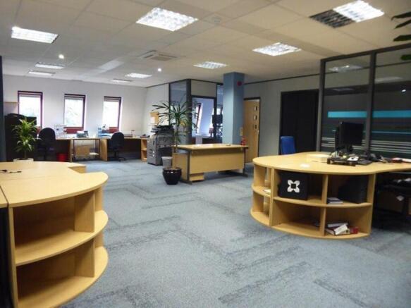 P1040031 cameo first floor.jpg