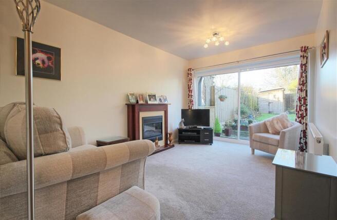 LIVING/DINING ROOM