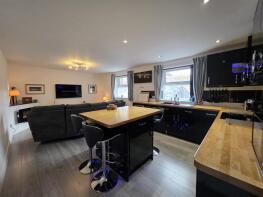 Flat 8, The Cliff, Belvedere Place, Scarborough YO11 2QX