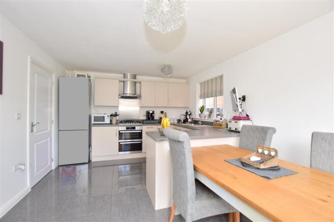 Kitchen/ Breakfast Room