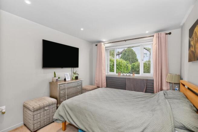 2 bed Flat for sale Image 8