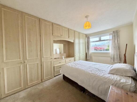 2 bed Semi-Detached Bungalow for sale Image 7