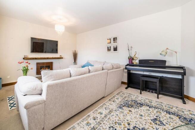 Lounge / Kitchen