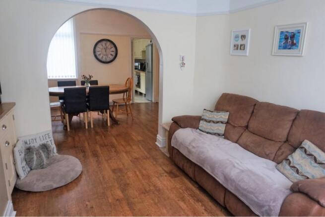 Lounge/Dining Room
