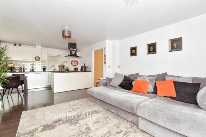 Lounge/Diner /Kitchen
