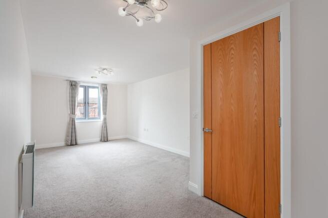 2 bed Flat for sale Image 6