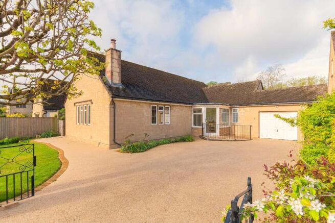 0P1CFY - External N.jpg