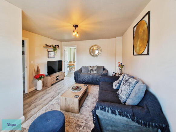 3 bed Semi-Detached for sale Image 7