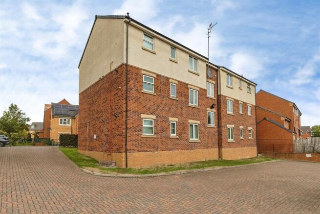 2 bed Apartment for sale Image 12