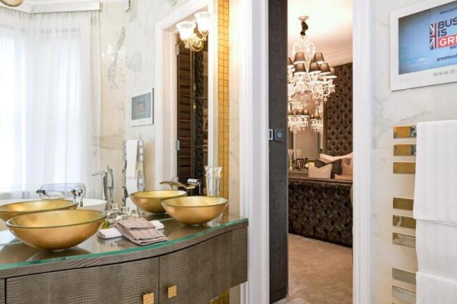 Master Ensuite