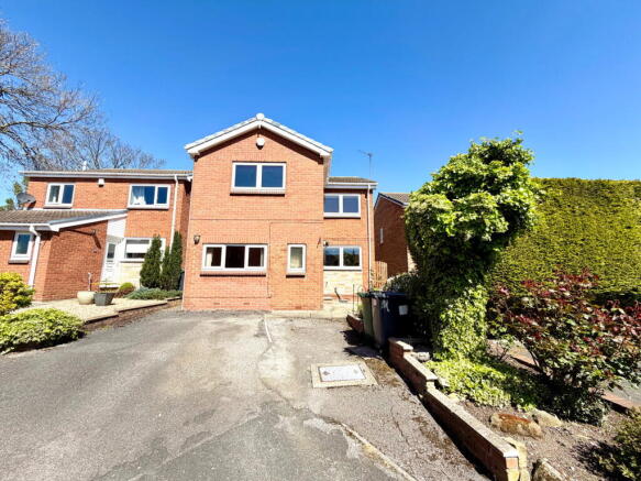 4 bed Detached for sale in barnsley