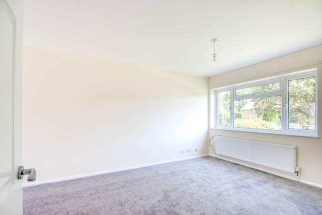 Bedroom 1.jpg