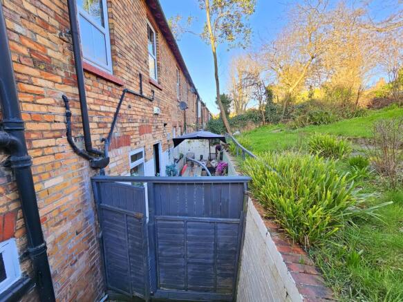 2 bed Flat for sale Image 12