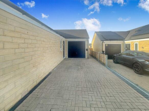 3 bed Detached Bungalow for sale Image 11