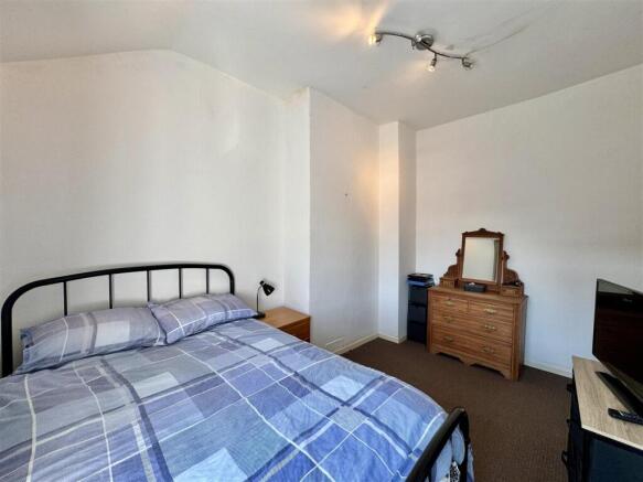 2 bed Terraced for sale Image 9