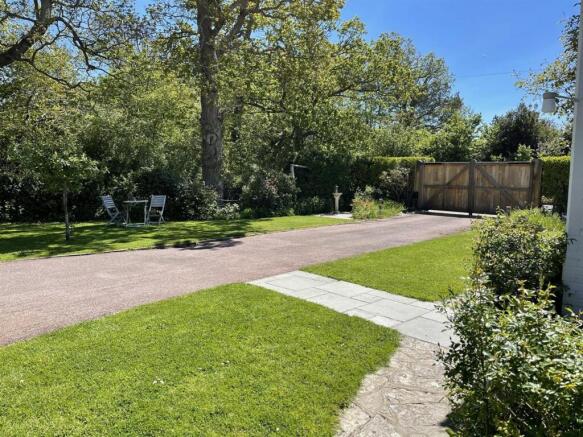 03 Gated driveway and grounds.jpg