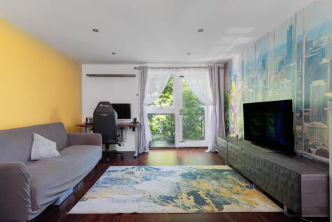 Undine Road, London, E14