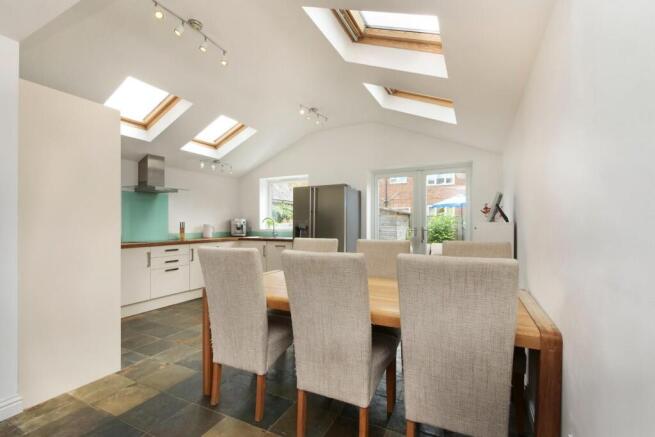 4 bed Semi-Detached for sale Image 5