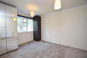 4, Somerford Close, Pinner HA5 2LS