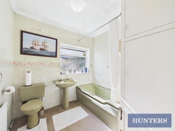 4 bed Detached Bungalow for sale Image 11