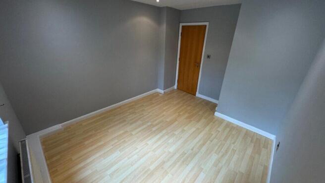 2 bed Apartment to rent Image 8