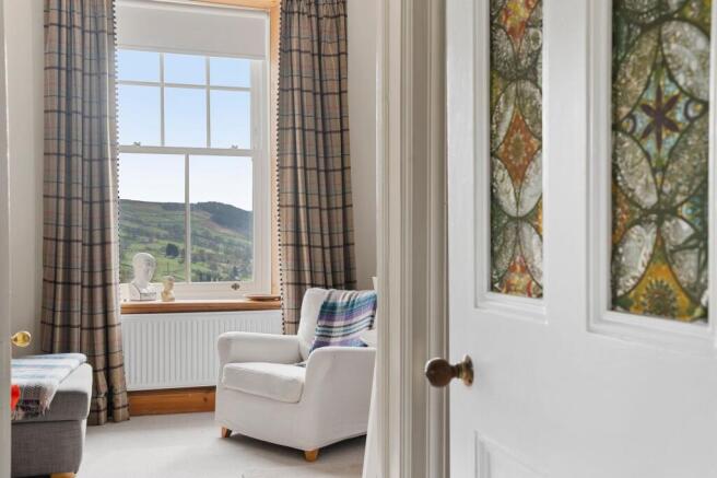8 bed Detached for sale Image 8