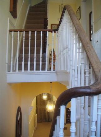 FIRST FLOOR HALF LANDING