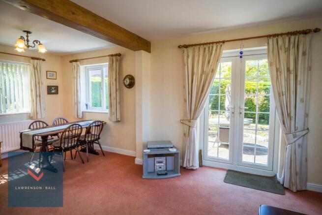 Lounge/Dining Room