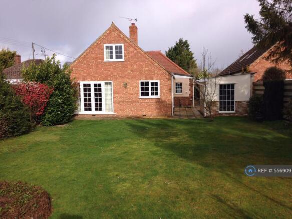 Back Lawn Area And Washing Line