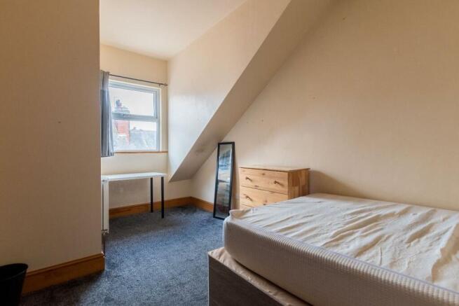 7 bed Terraced to rent Image 6